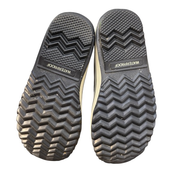 Sorel Women's Winter Carnival waterproof boot/size 6 black and gray - Picture 4 of 8